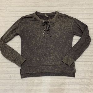 Mudd‎ Jersey Knit Lace Front Top